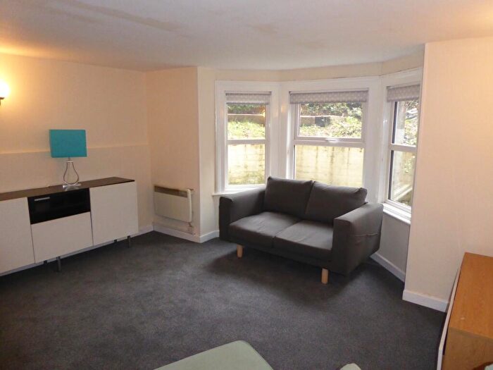 1 Bedroom Flat To Rent In Erleigh Road, Reading, RG1