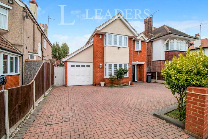 4 Bedroom Detached House To Rent In Hamstel Road, Southend-On-Sea, SS2