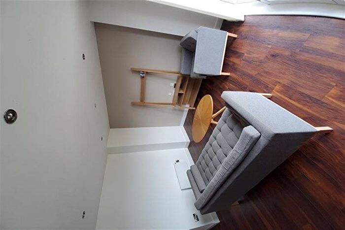 2 Bedroom Flat To Rent In Rivergate, Ordsall Lane, M5