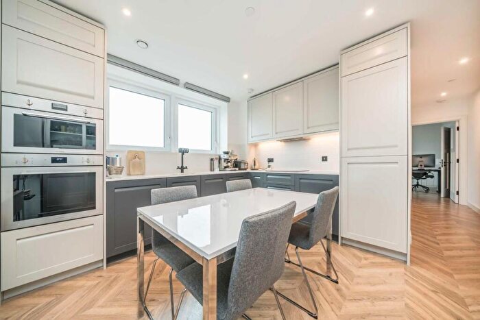 2 Bedroom Flat For Sale In Heritage Walk, Kingston Upon Thames, KT1