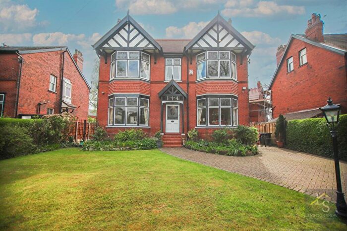 6 Bedroom Detached House For Sale In Davenport Park Road, Stockport, SK2