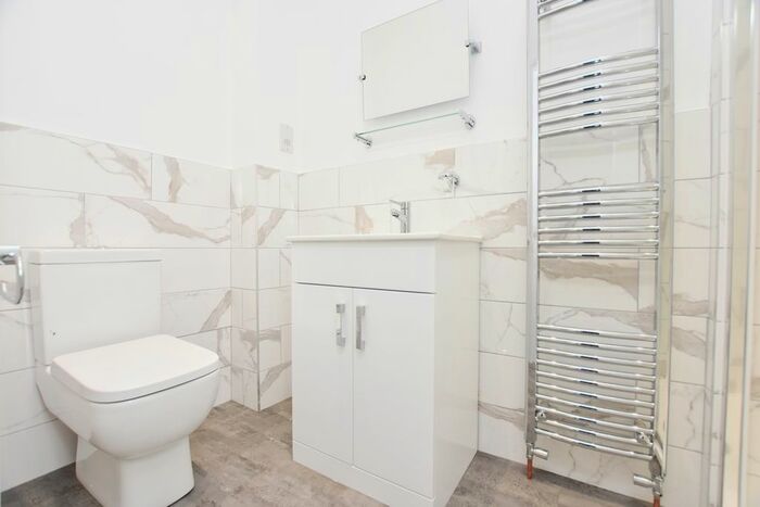2 Bedroom Flat To Rent In Greenwich High Road, London, SE10