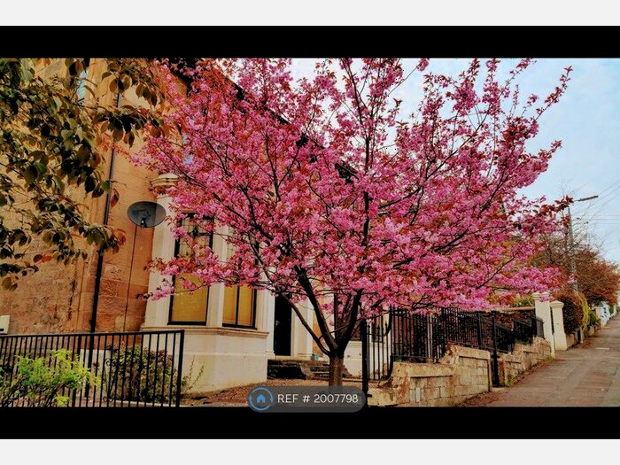 2 Bedroom Flat To Rent In Westercraigs, Glasgow, G31