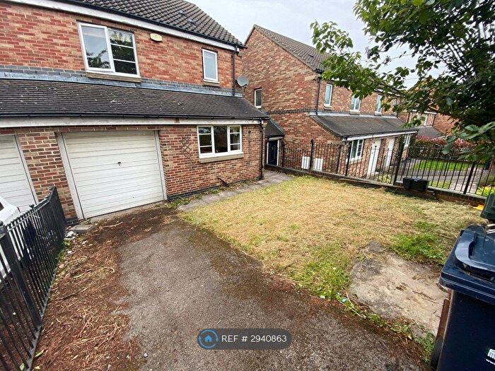 2 Bedroom Semi-Detached House To Rent In Village Heights, Gateshead, NE8