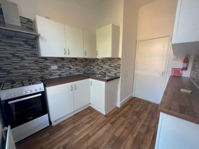 3 Bedroom Flat To Rent In Belmont Road, London, N15