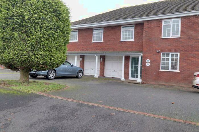 2 Bedroom Flat To Rent In The Moorings, Stafford, ST17