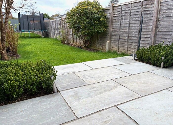 3 Bedroom Terraced House For Sale In Tonbridge Road, Hildenborough, Tonbridge, Kent, TN11