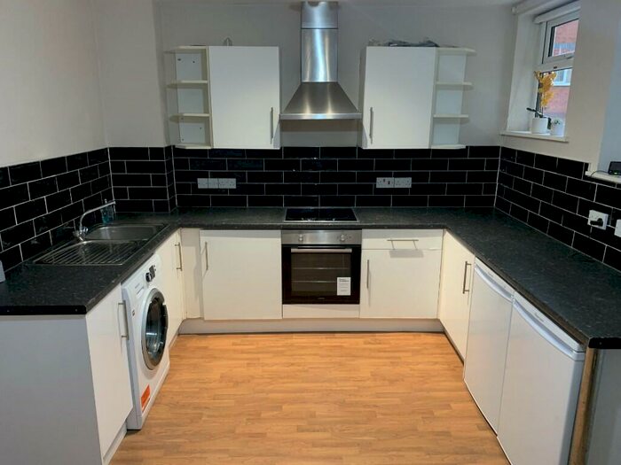 3 Bedroom Flat To Rent In The Anchorage, Liverpool, Merseyside, L3