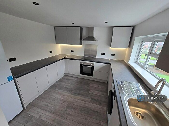 3 Bedroom Flat To Rent In Castletown Grange, Newcastle-Under-Lyme, ST5