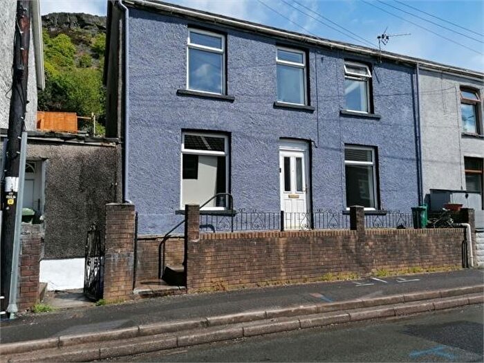 3 Bedroom End Of Terrace House To Rent In Edmondstown Road, Williamstown, Tonypandy, Mid Glamorgan., CF40