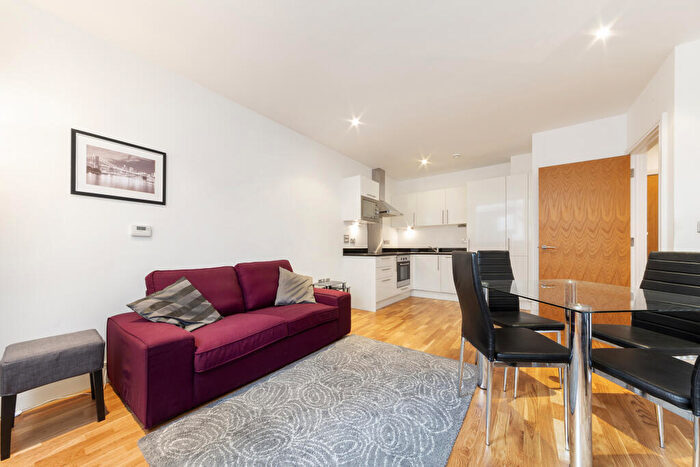 1 Bedroom Apartment To Rent In Lanterns Way, London, E14