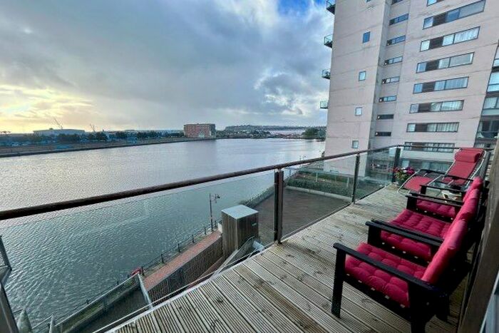 2 Bedroom Flat To Rent In Falcon Drive, Cardiff, CF10