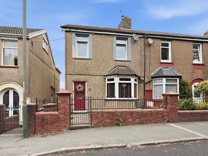 End Of Terrace House For Sale In Brynhoward Terrace, Oakdale, NP12