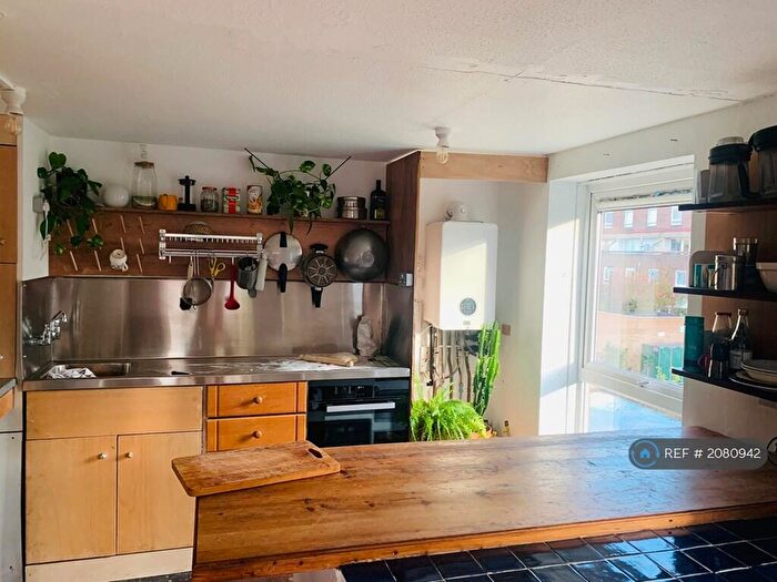 1 Bedroom Flat To Rent In Aldington Court, London, E8