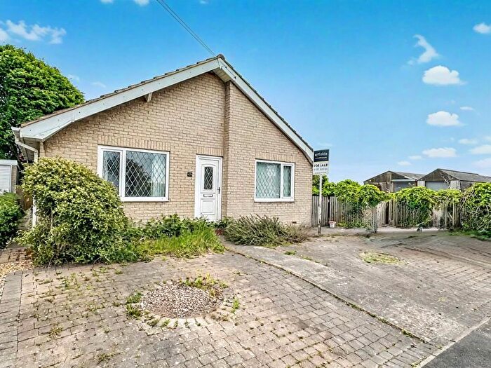 3 Bedroom Bungalow For Sale In Katrina Grove, Featherstone, WF7