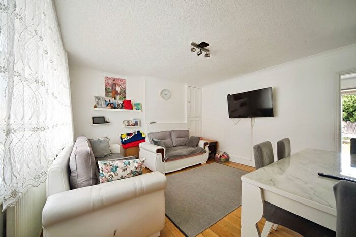 3 Bedroom End Of Terrace House For Sale In Barclay Road, London, N18