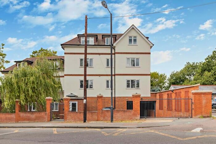 2 Bedroom Flat To Rent In West End Lane, Pinner, HA5