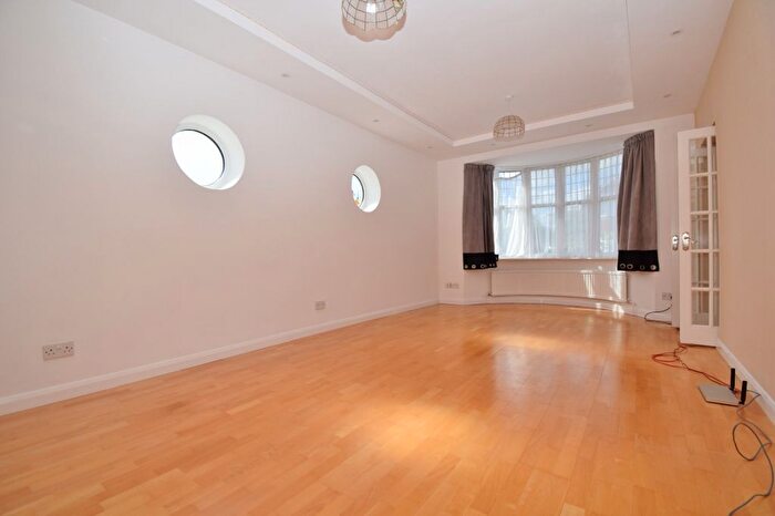 4 Bedroom Semi-detached House To Rent In Hill Road, Pinner, HA5