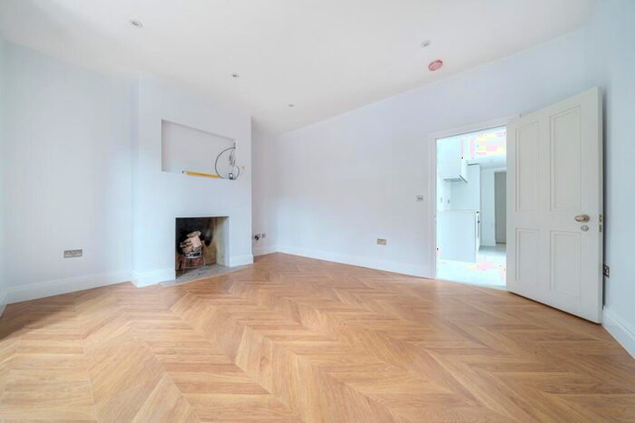 2 Bedroom Flat To Rent In London Road Sunningdale, SL5