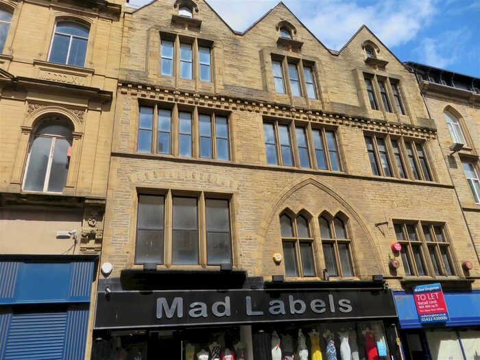 1 Bedroom Flat To Rent In Apartment - Crown Street, Halifax, West Yorkshire, HX1