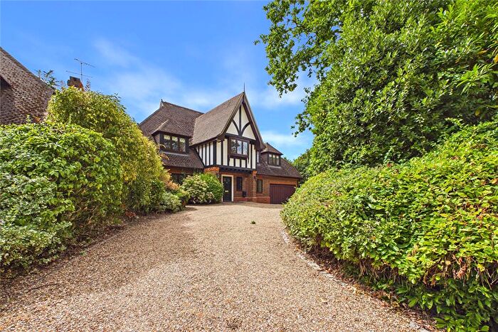 6 Bedroom Detached House For Sale In Chaucer Grove, Camberley, Surrey, GU15