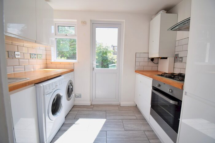 1 Bedroom Flat To Rent In Darnley Street, Gravesend, DA11