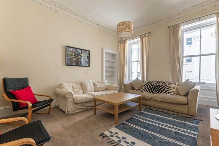 3 Bedroom Flat To Rent In L – Cornwall Street, Edinburgh, EH1