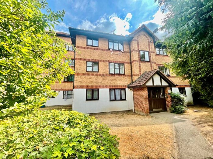 1 Bedroom Apartment To Rent In Frobisher Road, Erith, Kent, DA8
