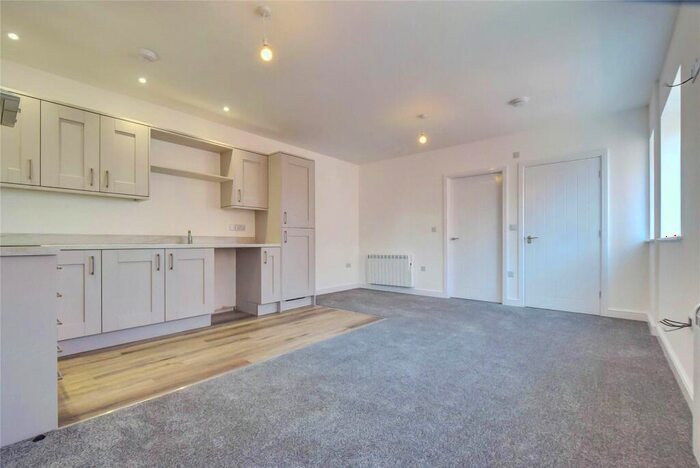 1 Bedroom Flat To Rent In Hallgate, Cottingham, East Yorkshire, HU16