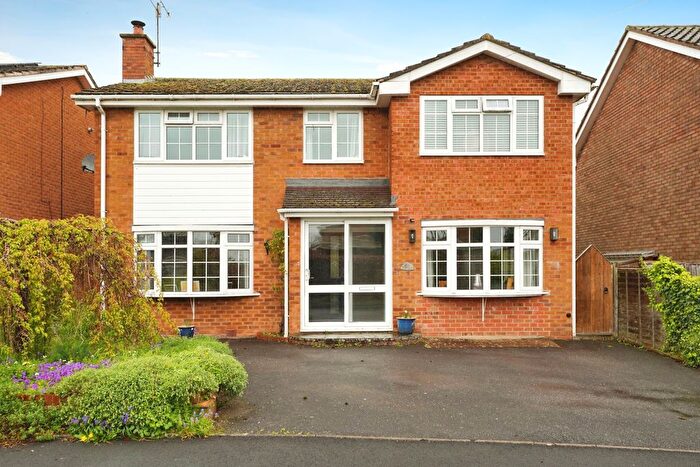 4 Bedroom Detached House For Sale In Orchard Place, Harvington, Evesham, Worcestershire, WR11