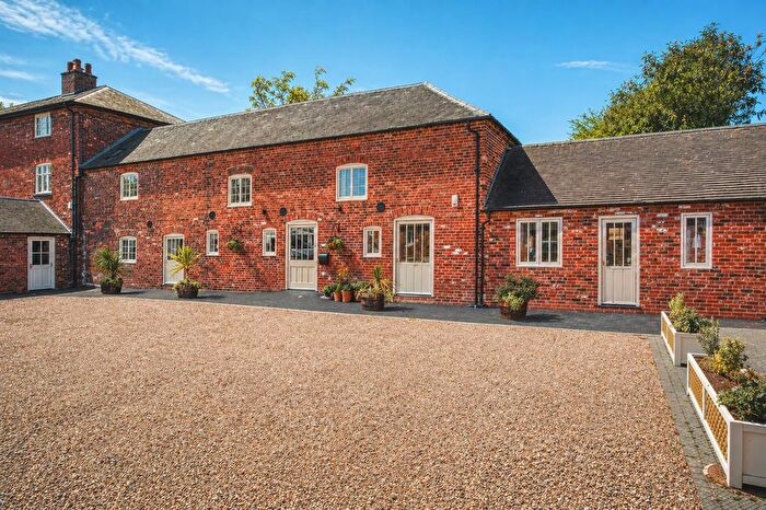 4 Bedroom Barn Conversion For Sale In Etwall Road, Willington, Derby, DE65