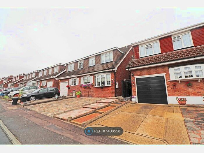 4 Bedroom Terraced House To Rent In Tryfan Close, Ilford, IG4