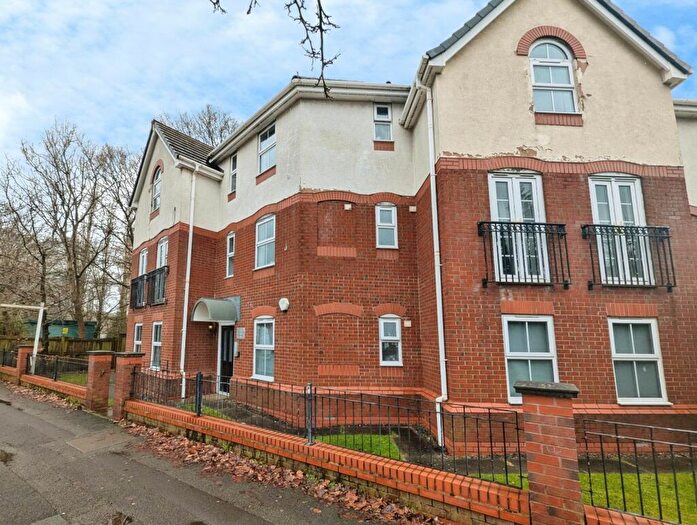 2 Bedroom Apartment To Rent In Parrs Wood Road, Manchester, Greater Manchester, M20