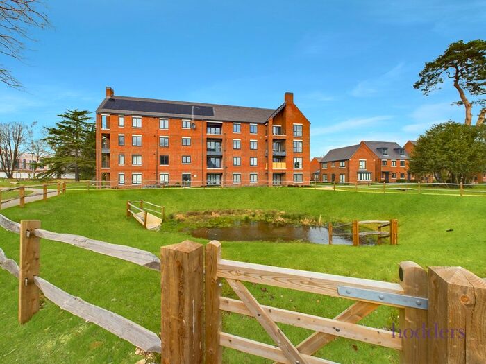 2 Bedroom Flat To Rent In Garrett Crescent, Ottershaw, Chertsey, Surrey, KT16