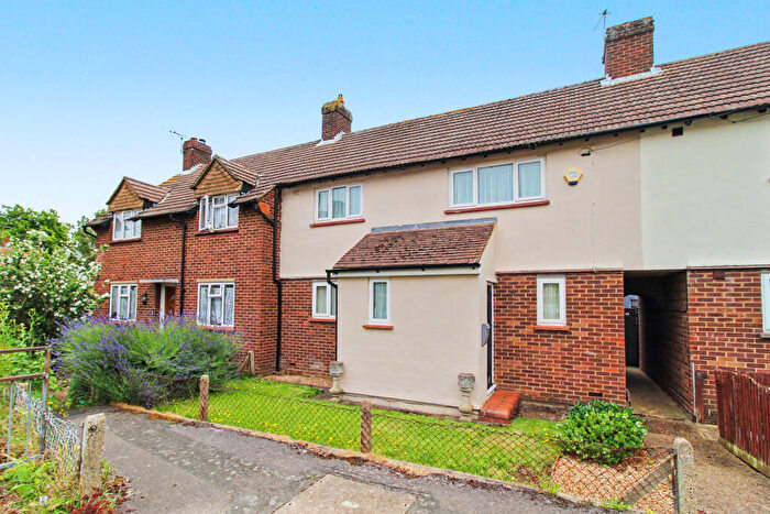 3 Bedroom Terraced House For Sale In Trenchard Close, Walton-on-thames, KT12