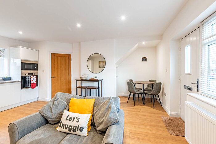 2 Bedroom Cottage For Sale In Wigginton Road, York, YO32