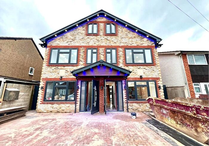 6 Bedroom Semi-Detached House To Rent In Marlborough Road, Ashford, TW15