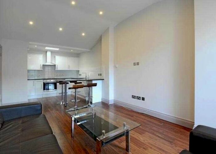 2 Bedroom Flat To Rent In Weymouth Mews, London, W1G