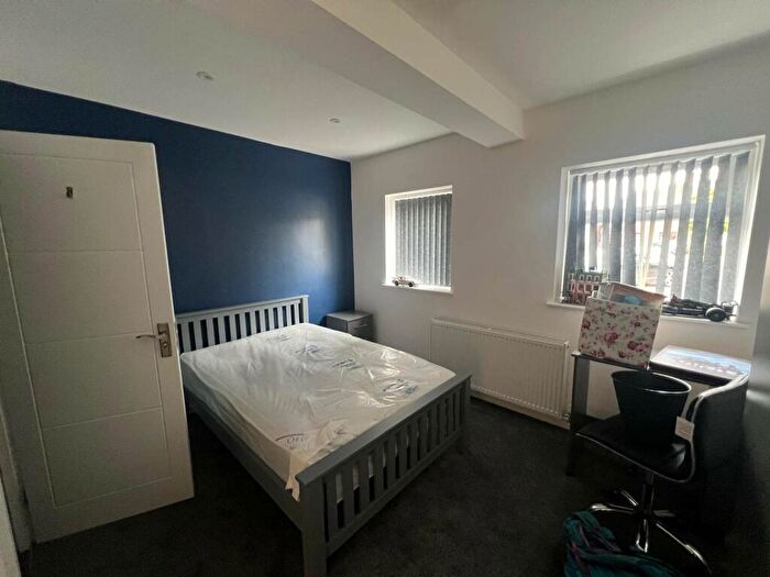 7 Bedroom Semi-Detached House To Rent In Charter Ave, Canley, CV4