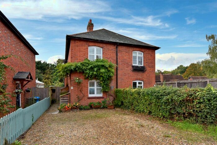 2 Bedroom Semi-Detached House To Rent In Golden Ball Lane, Maidenhead, Berkshire, SL6