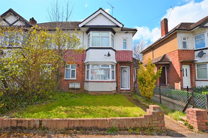2 Bedroom Maisonette For Sale In Stratford Road, Hayes, UB4