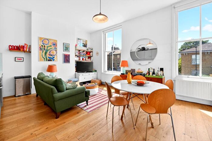 1 Bedroom Apartment For Sale In Graham Road, London, E8