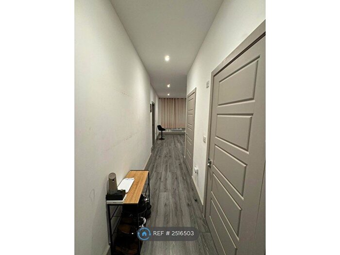 1 Bedroom Flat To Rent In Cube House, Stoke Mandeville, Aylesbury, HP22