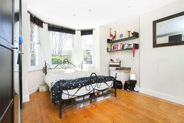 1 Bedroom Apartment For Sale In Cintra Park, London, SE19