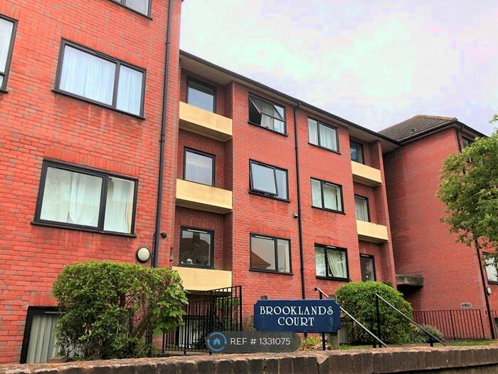 3 Bedroom Maisonette To Rent In Brooklands Court, Kingston Upon Thames, KT1