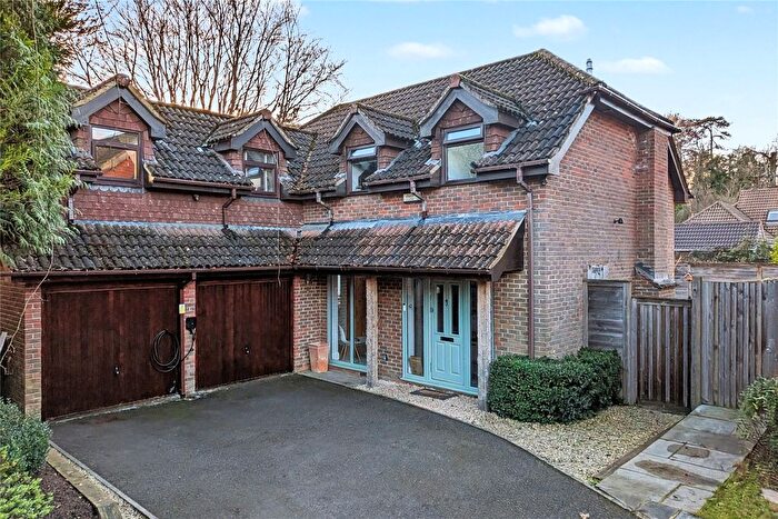 4 Bedroom Detached House For Sale In Southview Road, Headley Down, Hampshire, GU35