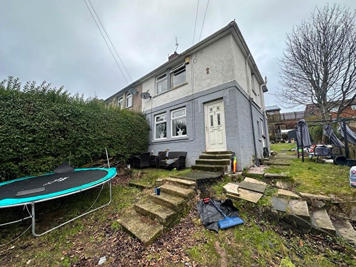 3 Bedroom Semi-Detached House For Sale In Springhead Road, Bradford, West Yorkshire, BD13