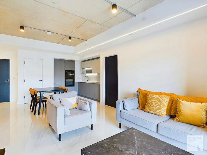 2 Bedroom Apartment To Rent In . :: One Silk Street, M4