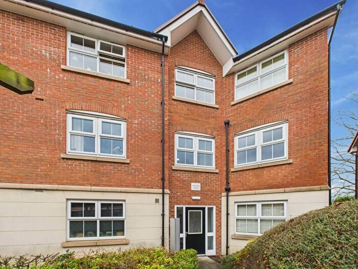 2 Bedroom Flat For Sale In Morris Road, Castleford, WF10