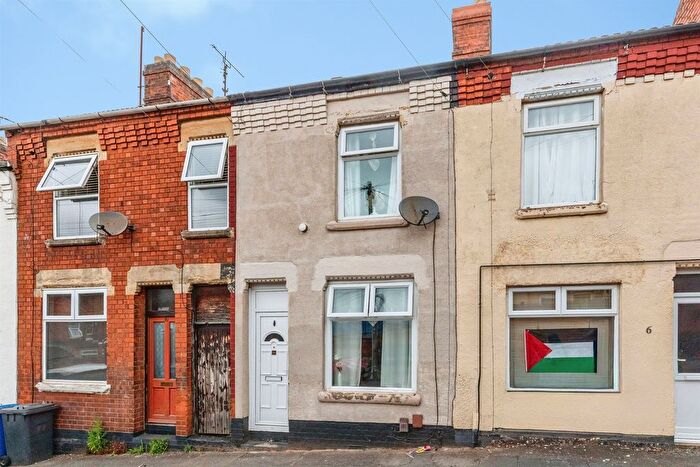 2 Bedroom Terraced House For Sale In Hill Street, Kettering, NN16